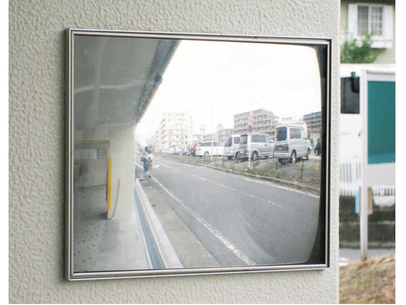 FFミラー 壁面設置写真（道路の見通し）