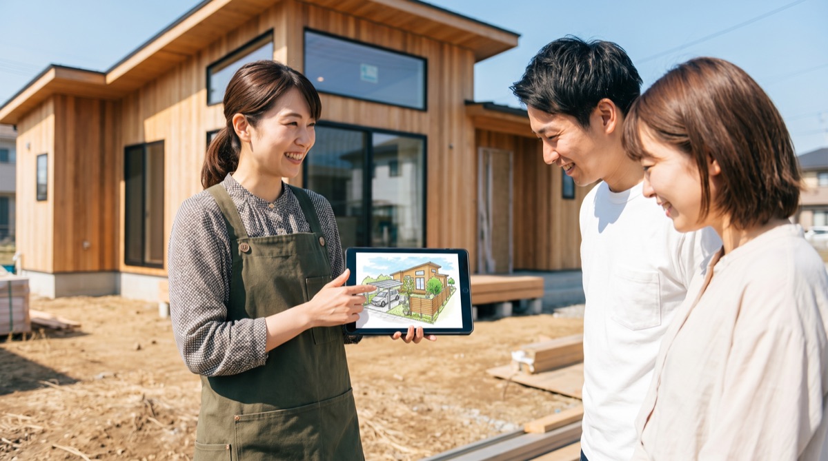 外構プランを提案するアドバイザーのイメージ